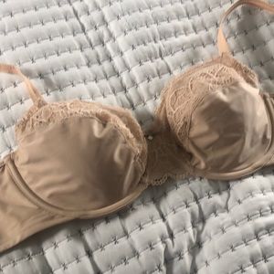 Bali lace up bra ,size 36D